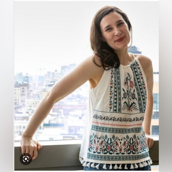 Skies Are Blue Tops - Skies Are Blue Nutria Embroidered Top | Size Small | Color: Cream/Teal/Coral